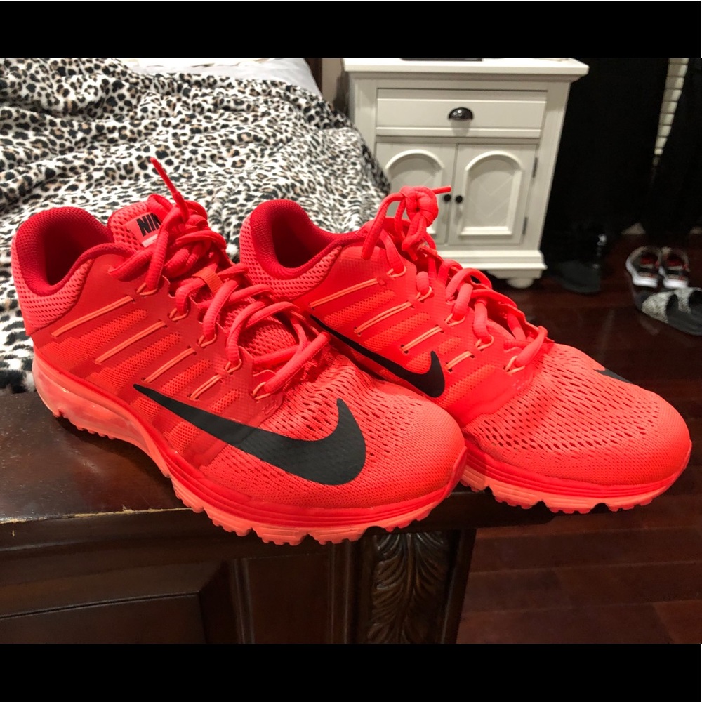 Women’s Nike Airmax Excellerate 4. Size 9.